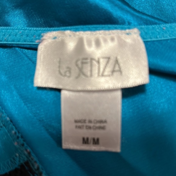 Turquoise blue chemise satin - Picture 3 of 3